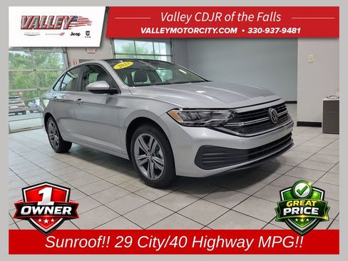 Used 2023 Volkswagen Jetta SE w/ Panoramic Sunroof Package FWD image 1