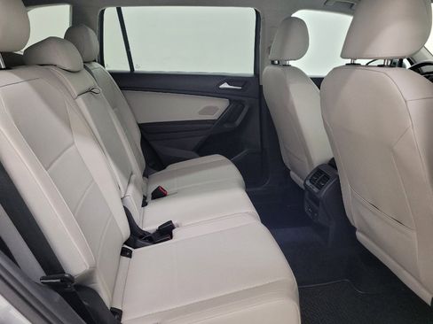 Used 2021 Volkswagen Tiguan SE AWD/4WD image 19