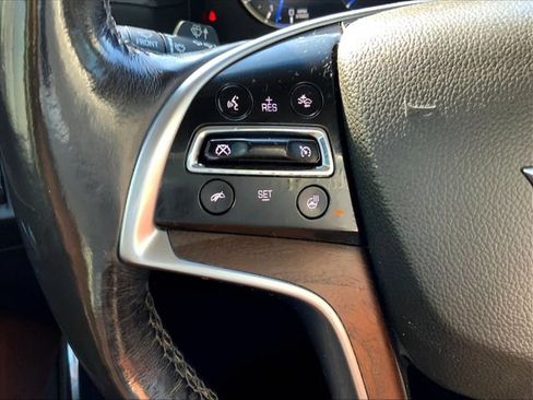 Used 2019 Cadillac Escalade Premium Luxury AWD/4WD image 17