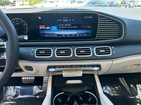 New 2026 Mercedes-Benz GLS 450 4MATIC image 30