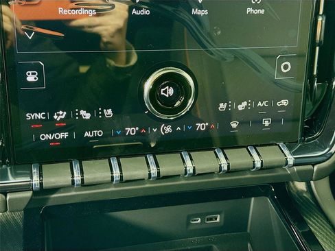 New 2026 GMC Yukon AT4 w/ AT4 Premium Plus Package AWD/4WD image 10