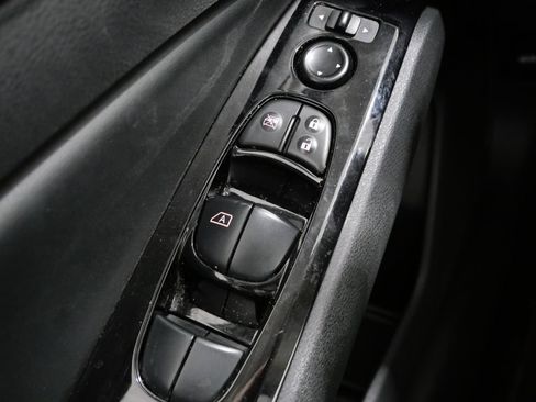 Used 2024 Nissan Altima 2.5 SR FWD image 12