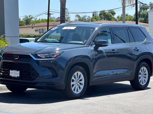 Certified 2025 Toyota Grand Highlander FWD image 10