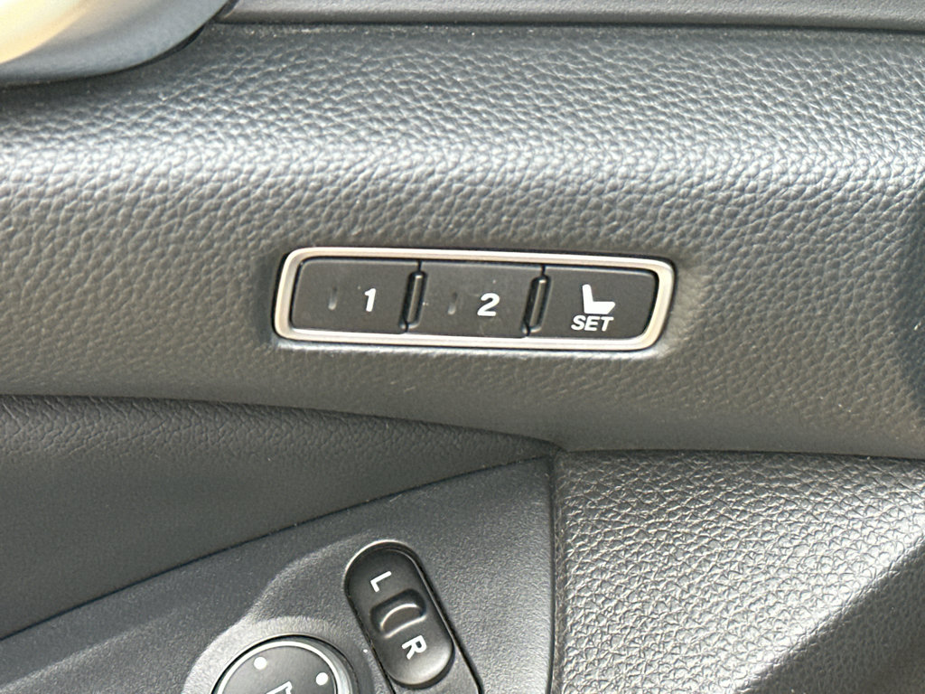 Used 2018 Honda Accord Touring image 16