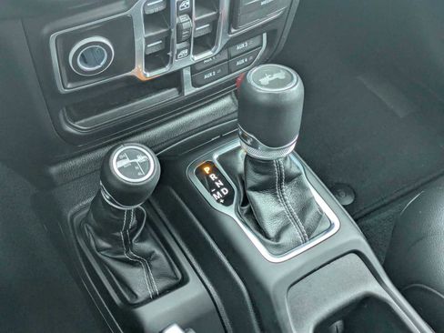 Used 2023 Jeep Wrangler Sahara w/ Cold Weather Group image 34