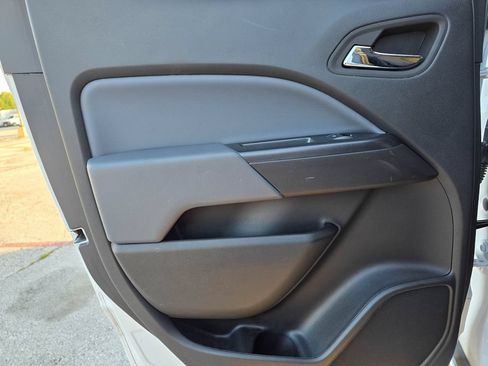 Used 2022 Chevrolet Colorado Z71 AWD/4WD image 12