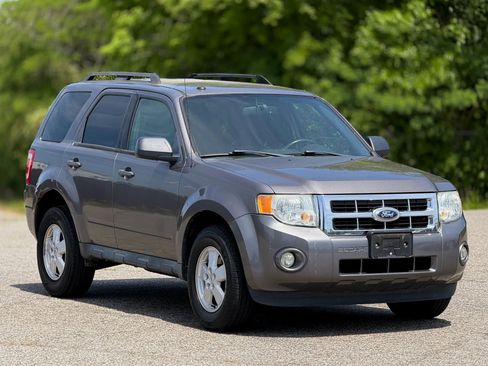 Used 2012 Ford Escape XLT image 1