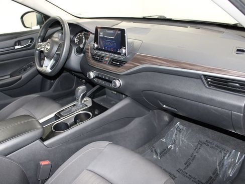 Used 2024 Nissan Altima 2.5 SV FWD image 26