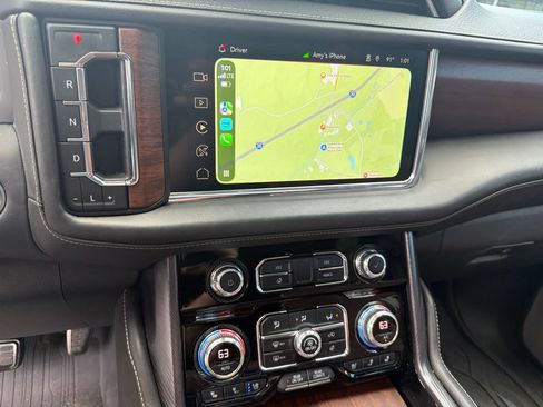 Used 2023 GMC Yukon XL Denali Ultimate AWD/4WD image 5
