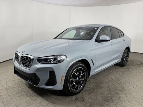 Used 2025 BMW X4 xDrive30i image 3