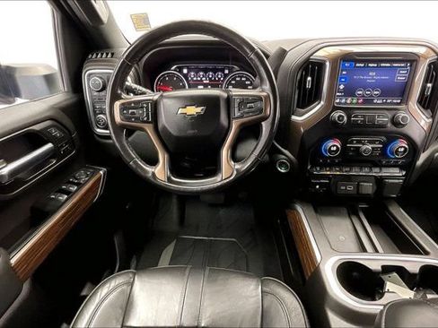 Used 2022 Chevrolet Silverado 2500 High Country w/ Safety Package II AWD/4WD image 4