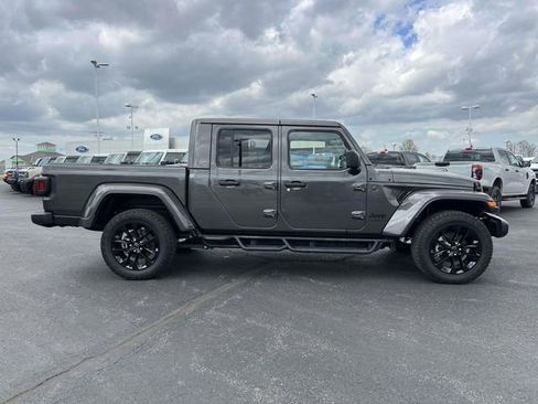 Used 2025 Jeep Gladiator Sport AWD/4WD image 10