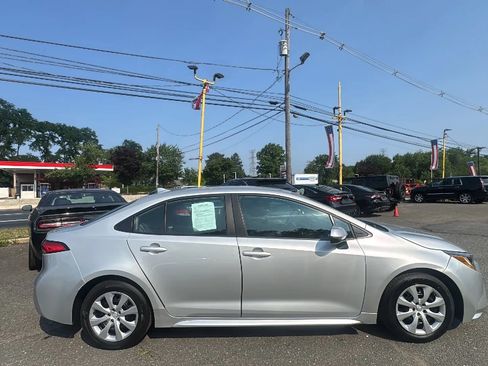 Used 2023 Toyota Corolla LE FWD image 4