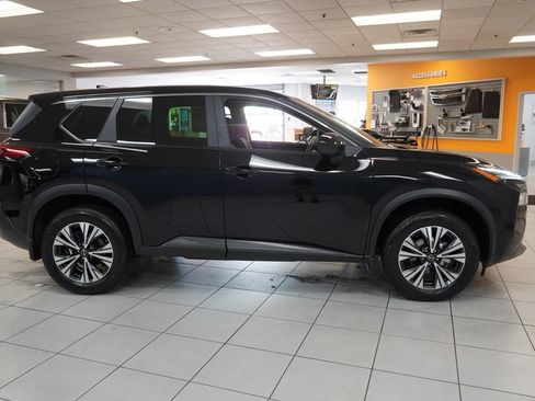 Used 2023 Nissan Rogue SV AWD/4WD image 12