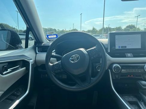 Used 2025 Toyota RAV4 XLE w/ Convenience Package FWD image 20