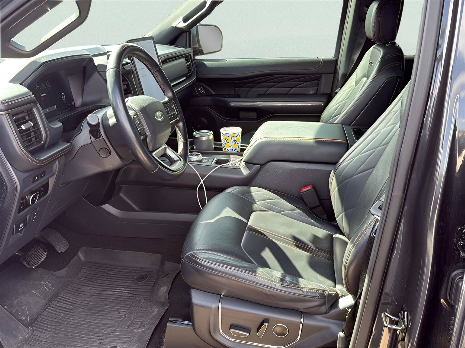 Used 2023 Ford Expedition Platinum RWD image 7