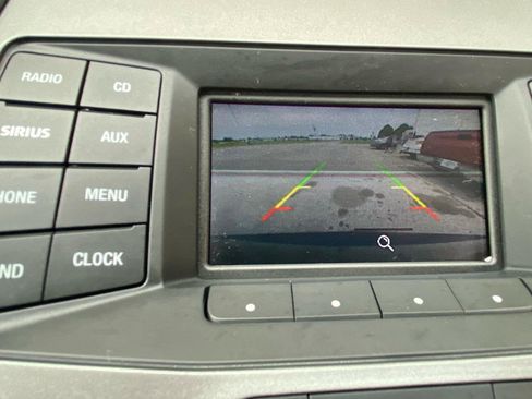 Used 2017 Ford Taurus SE FWD image 32