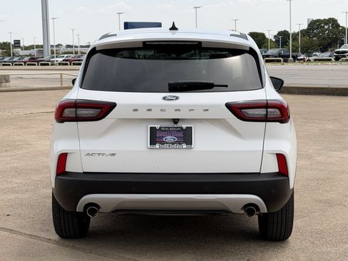 Used 2023 Ford Escape Active w/ Tech Pack #1 FWD image 5
