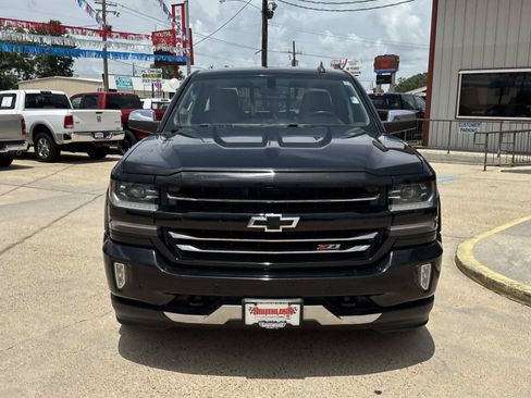 Used 2017 Chevrolet Silverado 1500 LTZ Z71 w/ LTZ Plus Package AWD/4WD image 2