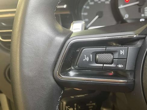 Certified 2024 Porsche Macan AWD/4WD image 42