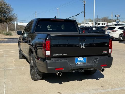 Used 2023 Honda Ridgeline Sport image 3