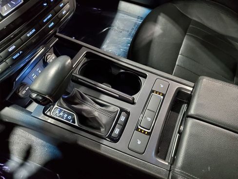 Used 2018 Genesis G80 3.8 image 31