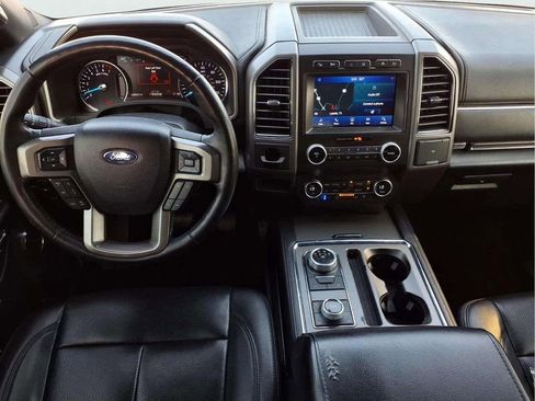 Used 2021 Ford Expedition XLT image 12