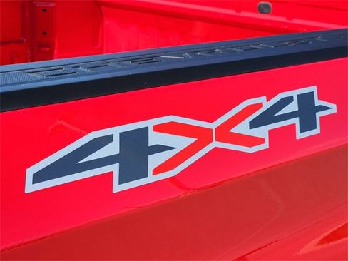 Used 2025 Chevrolet Silverado 1500 LT image 13