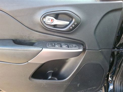 Certified 2022 Jeep Cherokee Limited w/ Elite Package image 10