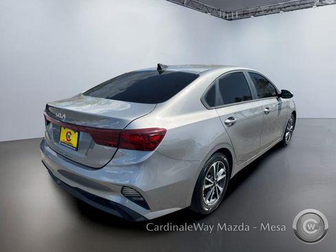 Used 2023 Kia Forte LXS FWD image 4