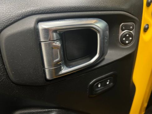 Used 2021 Jeep Wrangler Unlimited Sport image 11