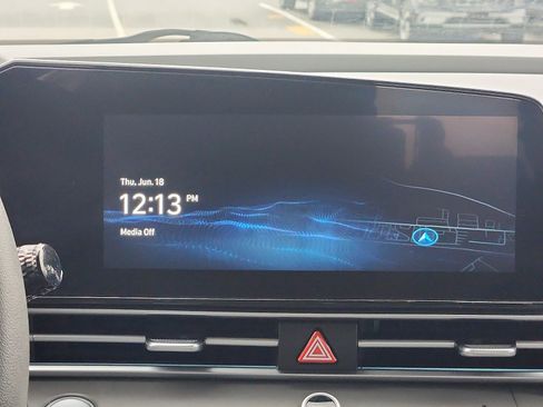 Certified 2024 Hyundai Elantra SEL FWD image 17