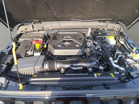 Used 2022 Jeep Wrangler Unlimited Sport AWD/4WD image 27