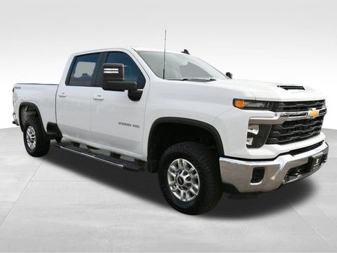 Used 2024 Chevrolet Silverado 2500 LT AWD/4WD image 10