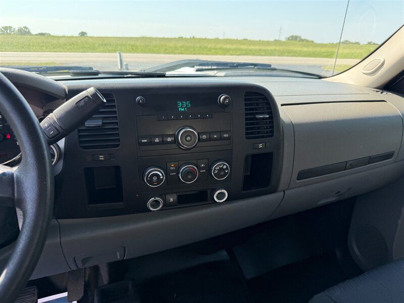 Used 2010 Chevrolet Silverado 2500 W/T AWD/4WD image 12