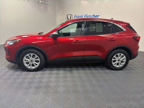 Used 2023 Ford Escape Active AWD/4WD image 2