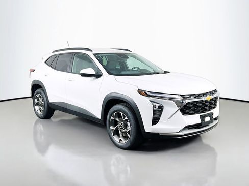 New 2026 Chevrolet Trax LT image 3