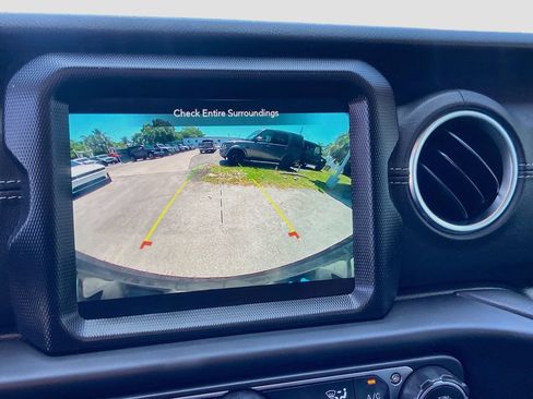 Used 2023 Jeep Wrangler Unlimited Sahara w/ Cold Weather Group AWD/4WD image 15