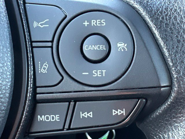 Used 2021 Toyota RAV4 LE AWD/4WD image 29