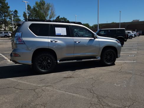 Used 2023 Lexus GX 460 Premium w/ Premium Package AWD/4WD image 11