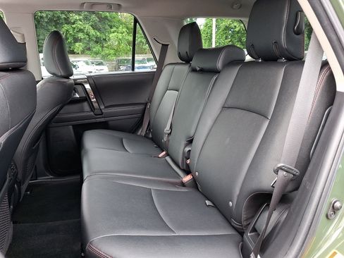 Used 2022 Toyota 4Runner TRD Off-Road Premium AWD/4WD image 9