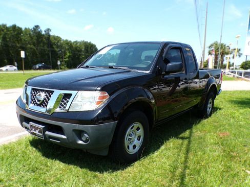 Used 2015 Nissan Frontier S w/ S Preferred Package RWD image 4