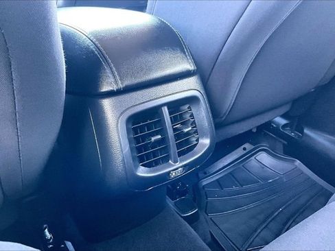 Used 2019 Jeep Cherokee Latitude w/ Popular Appearance Group AWD/4WD image 10