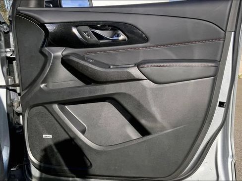 Used 2023 Chevrolet Traverse RS AWD/4WD image 24