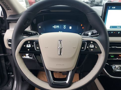 New 2026 Lincoln Corsair Premiere image 16