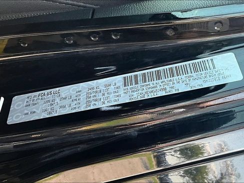 Used 2019 Jeep Wrangler Unlimited Sahara AWD/4WD image 31