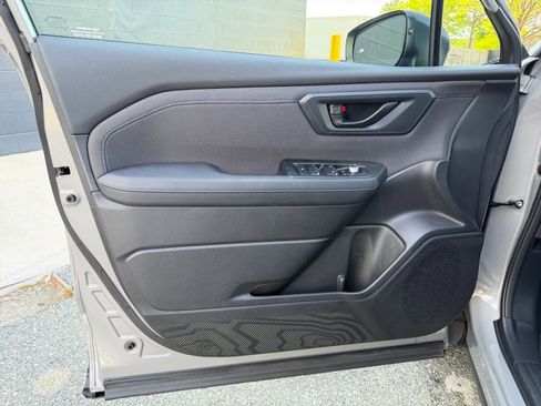 Used 2025 Subaru Forester Premium w/ Convenience Package #2 image 19