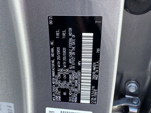 Used 2025 Toyota Grand Highlander FWD image 28