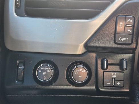 Used 2017 GMC Yukon SLT w/ Open Road Package image 24