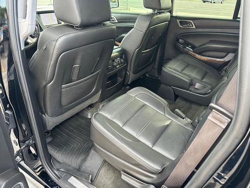Used 2015 GMC Yukon Denali w/ Touring Package AWD/4WD image 25
